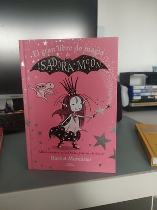 Isadora Moon - El gran libro de magia de Isadora y Mirabella