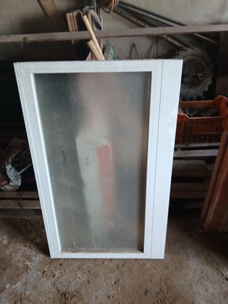 Ventana fija de aluminio 
