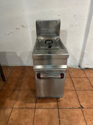 Freidora industrial de gas marca Repagas