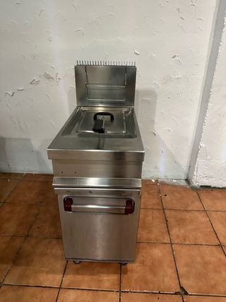 Freidora industrial de gas marca Repagas