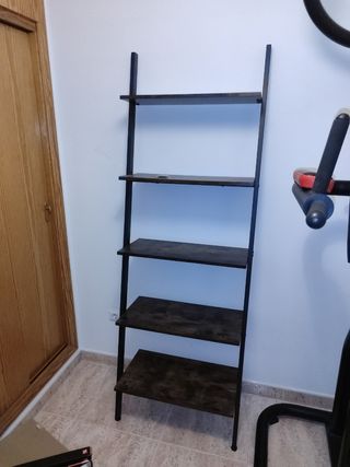 Estantería en escalera