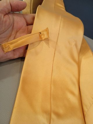 Corbata amarilla hecha a mano 