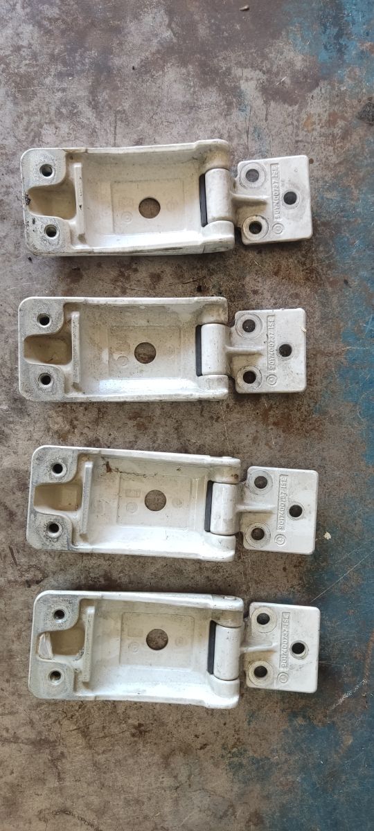 BISAGRAS PUERTA TRASERA SPRINTER