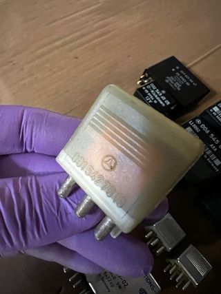 Rele Mercedes 190 W201 W124 W126