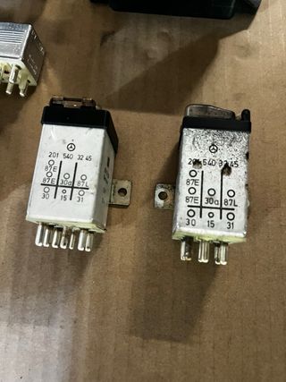 Rele Mercedes 190 W201 W124 W126