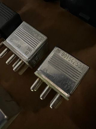Rele Mercedes 190 W201 W124 W126