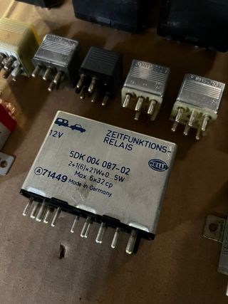 Rele Mercedes 190 W201 W124 W126