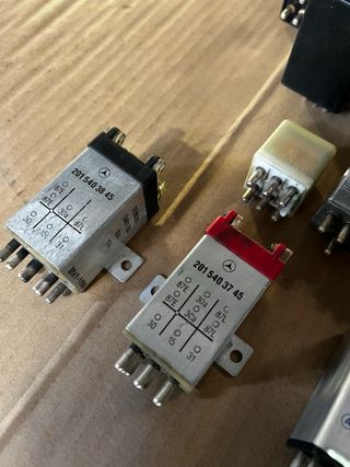 Rele Mercedes 190 W201 W124 W126