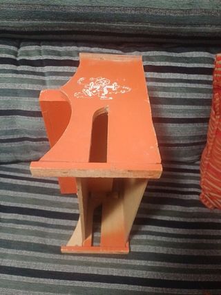 Piano de madera juguete