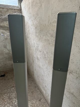 Altavoces torre home cinema LG 100 w