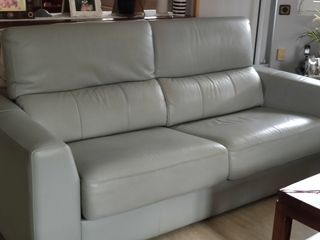 Sofá polipiel muy cuidado