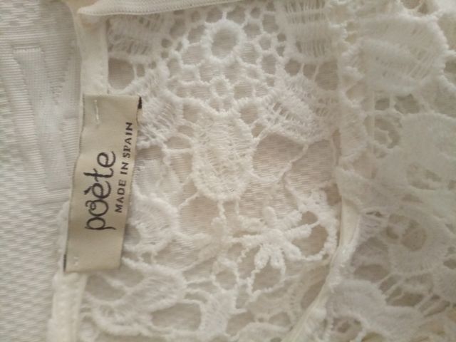 POETE, abito beige, bianco da ripresa.