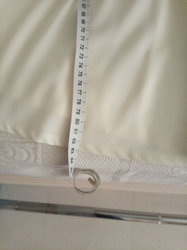 POETE, abito beige, bianco da ripresa.