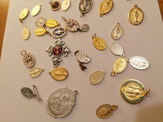45 MEDAGLIETTE RELIGIOSE MISTE