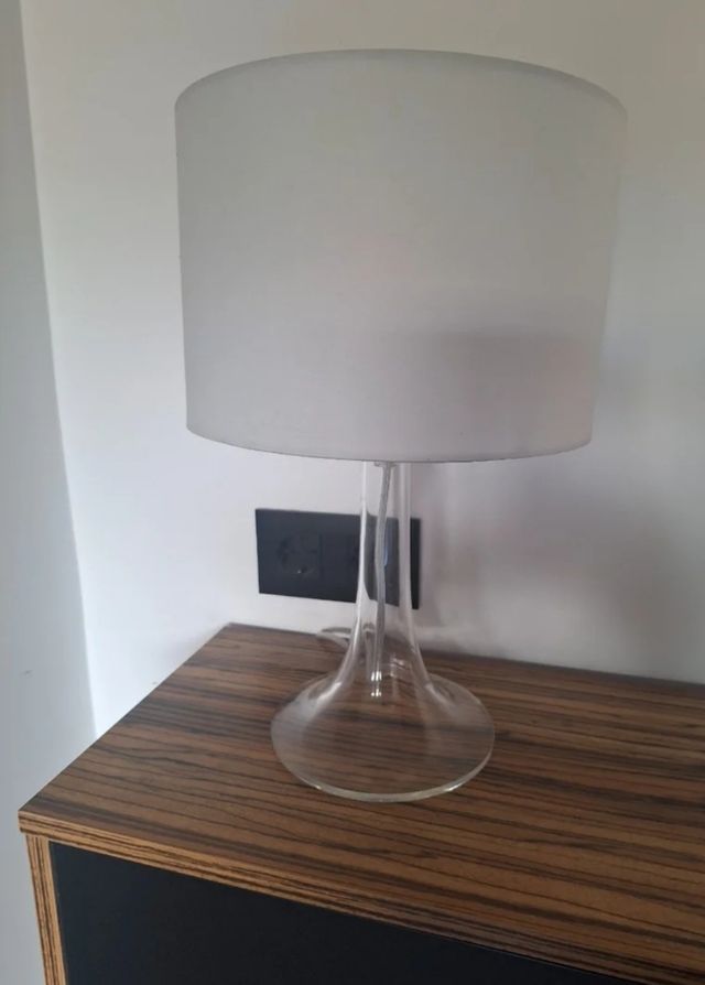 LAMPARA DE MESA NUEVA