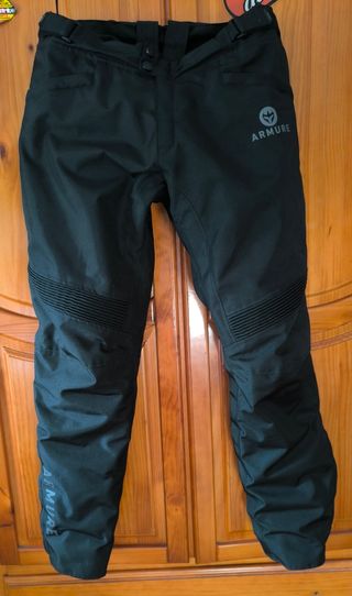 Pantalón moto hombre waterproof.