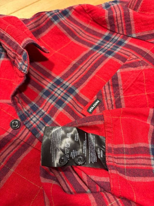 Camisa Volcom de franela talla S como nueva