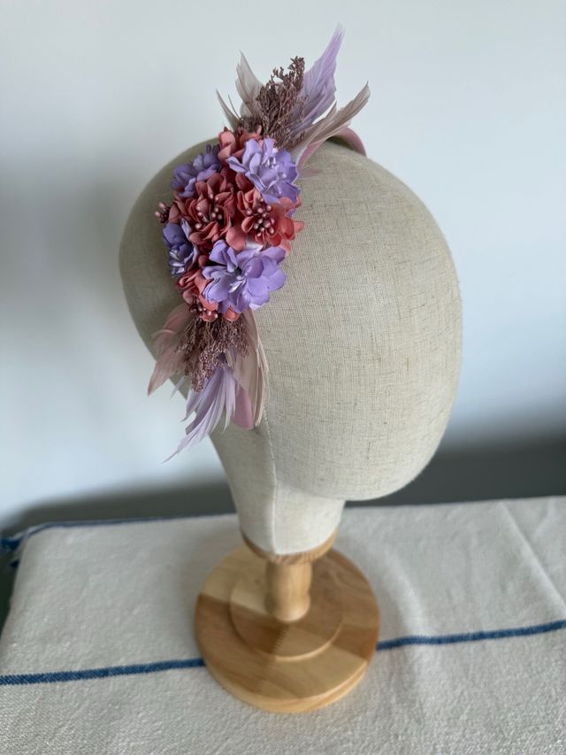 Copricapo nudo a fiori lilla e rosa