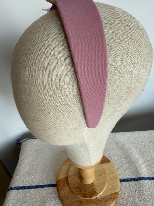 Copricapo nudo a fiori lilla e rosa