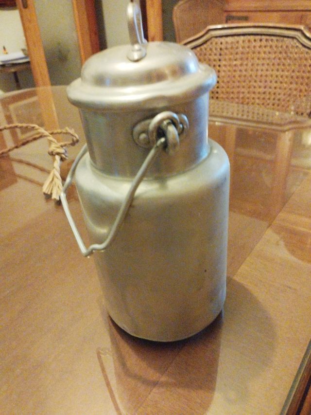 Antigua lechera de aluminio, 1l.