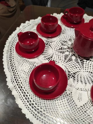 Juego ocho de tazas con su tetera yoplait