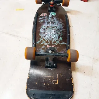 Skate old school. Rolls
