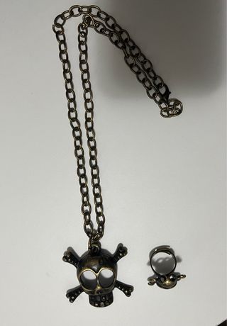 Collar pirata y anillo