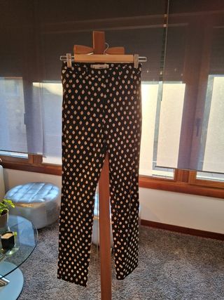 Pantalón negro Mango XS