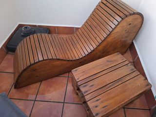 Diván de madera con tratamiento 