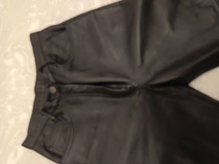 Pantalón de piel