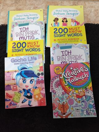 Libros varios de escritura y diseño para niñs