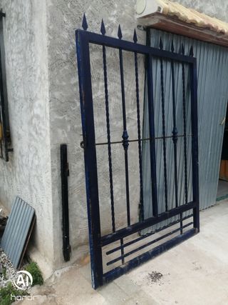 Puerta de hierro macizos 