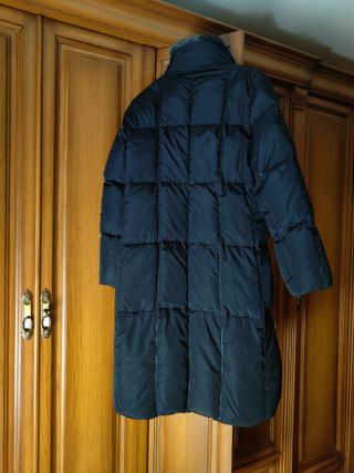 Abrigo largo mujer de plumas marca Gerard Darel 
