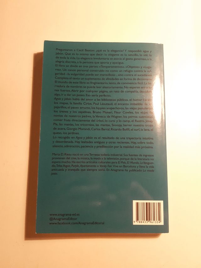 Agua y jabón. Marta D. Riezu