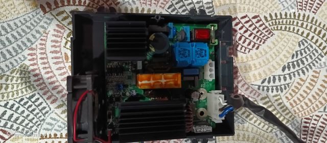 Cargador baterías autocaravana camper cbe