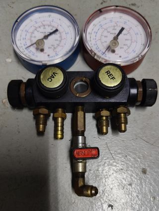 Estuche con puente de manometros