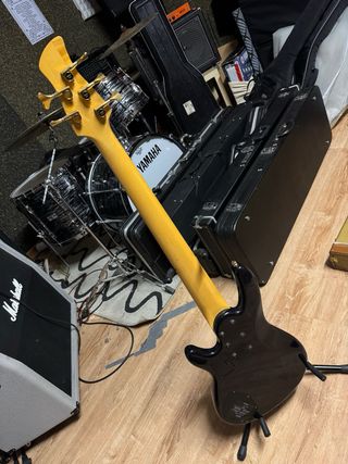 Bajo Yamaha TRB I 5 cuerdas
