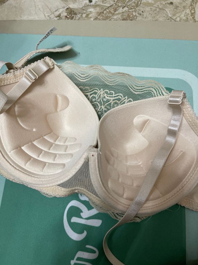 Reggiseno color panna nuovo!