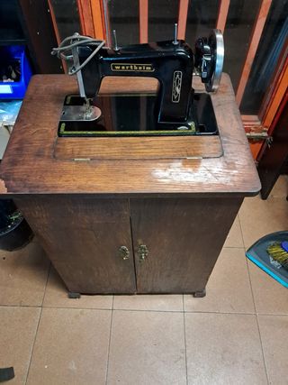 Maquina de coser antigua