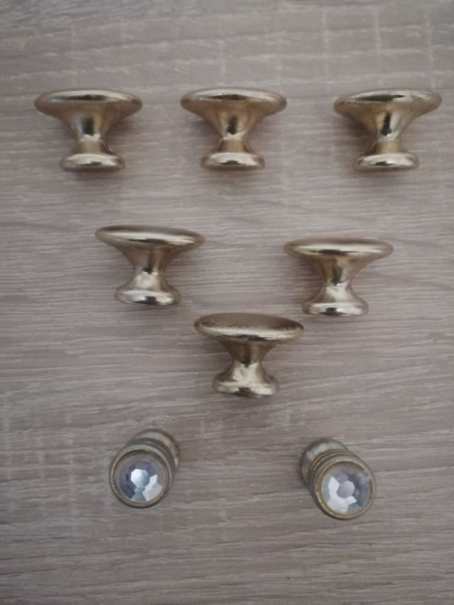 Tiradores de latón para muebles