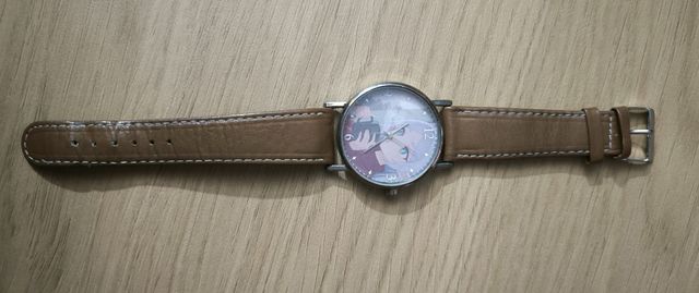 RELOJ CON ILUSTRACIÓN DE FRIEREN