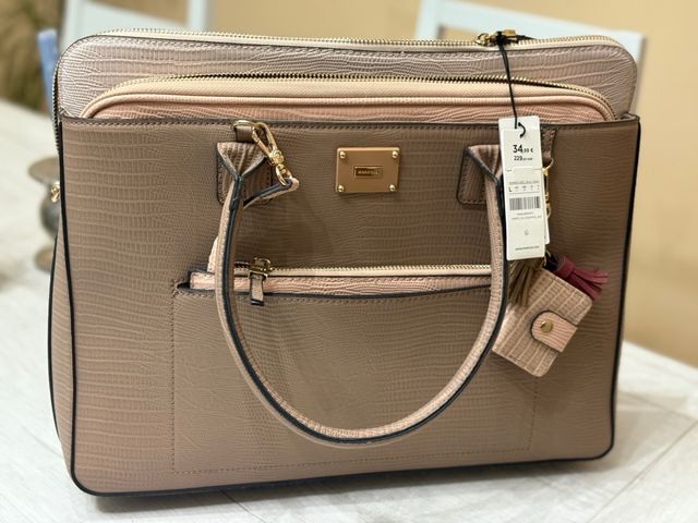 Bolso para portátil con etiqueta Parfois