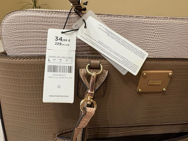 Bolso para portátil con etiqueta Parfois