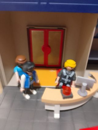 Playmobil maleta policía 