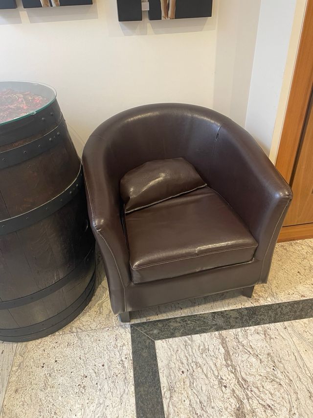 Conjunto Barrica y sillón