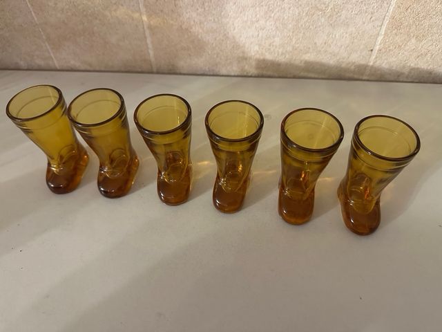 Bicchierini a forma di stivale.