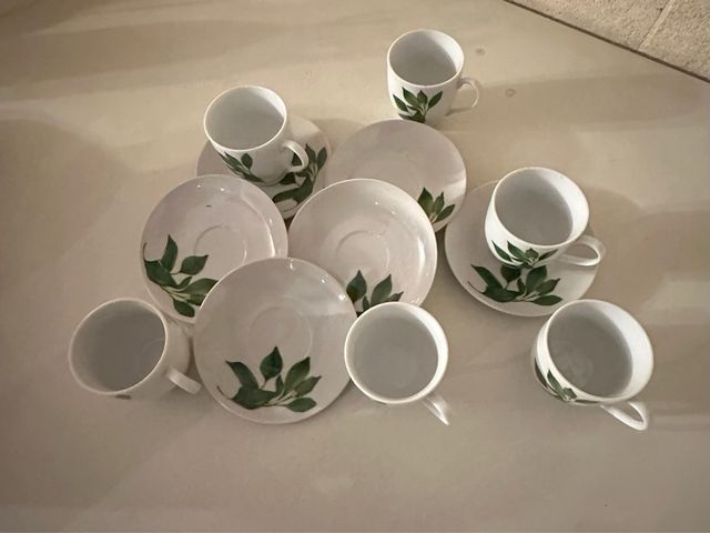Set di sei tazzine in ceramica