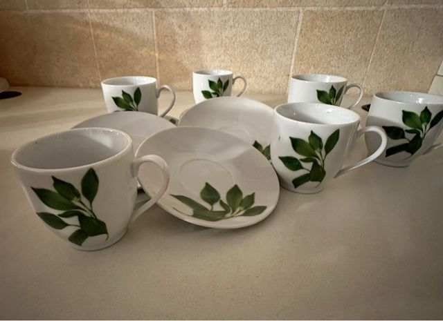 Set di sei tazzine in ceramica