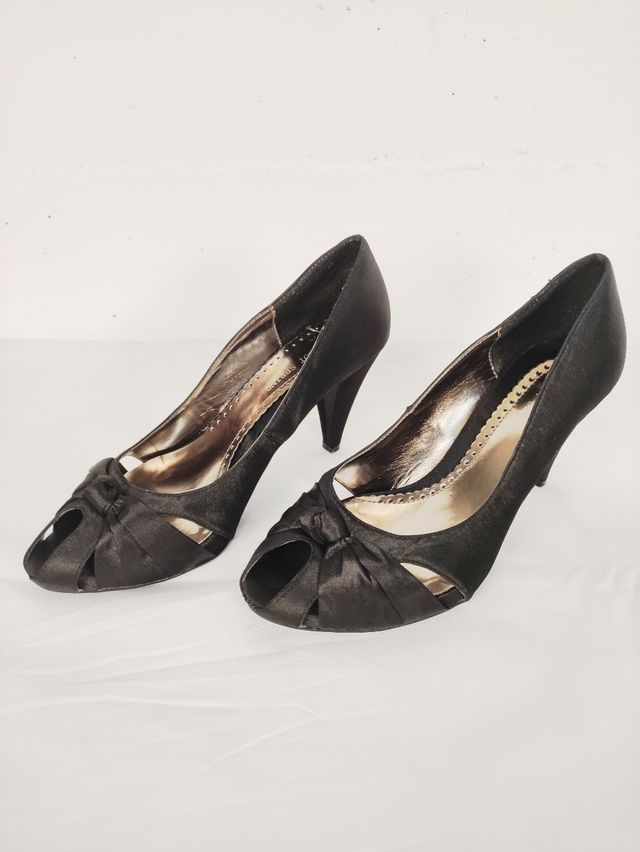 Scarpe donna con tacco.