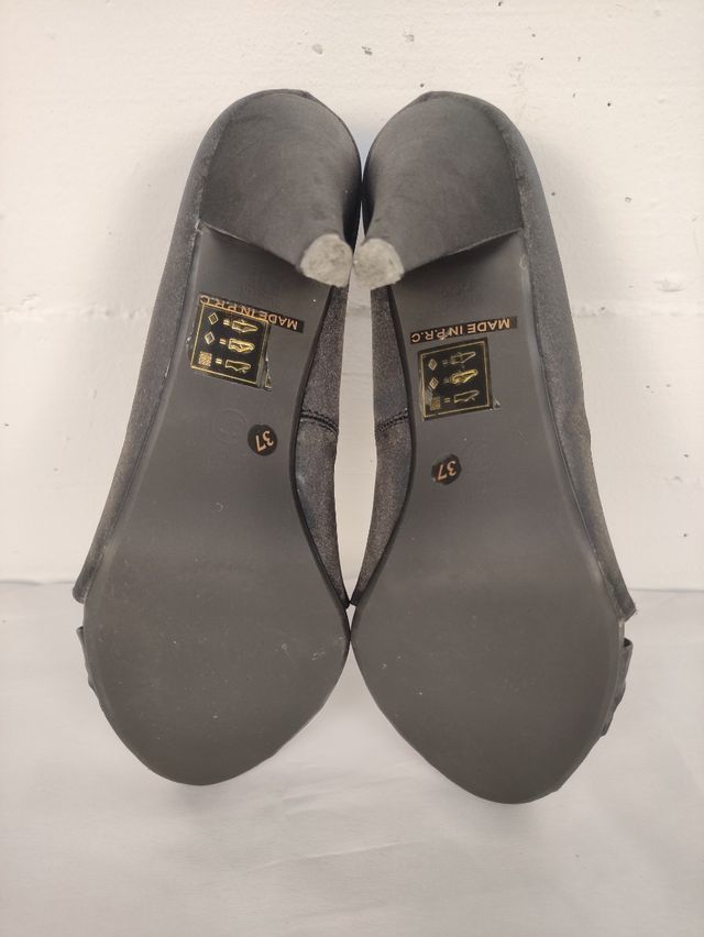 Scarpe donna con tacco.